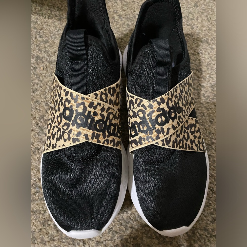 Women’s Adidas - Cloudfoam - Size 7